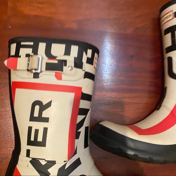 Hunter mid calf rain boots US size 8 needs to be cleaned - Picture 3 of 16